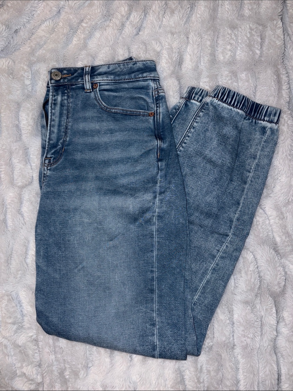American Eagle Women’s Medium Wash Blue Jogger Jeans LONG